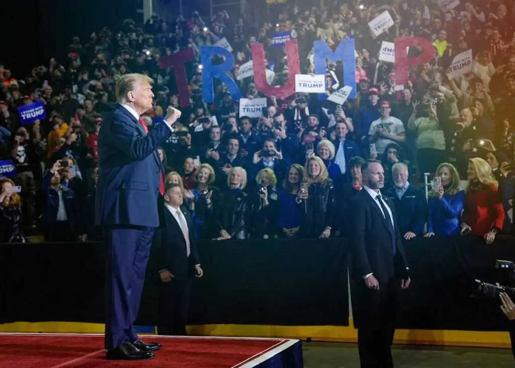 Ron DeSantis drops out of the Presidential elections and endorses Donald Trump